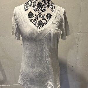 Socialite White V-Neck Short Sleeve Tee